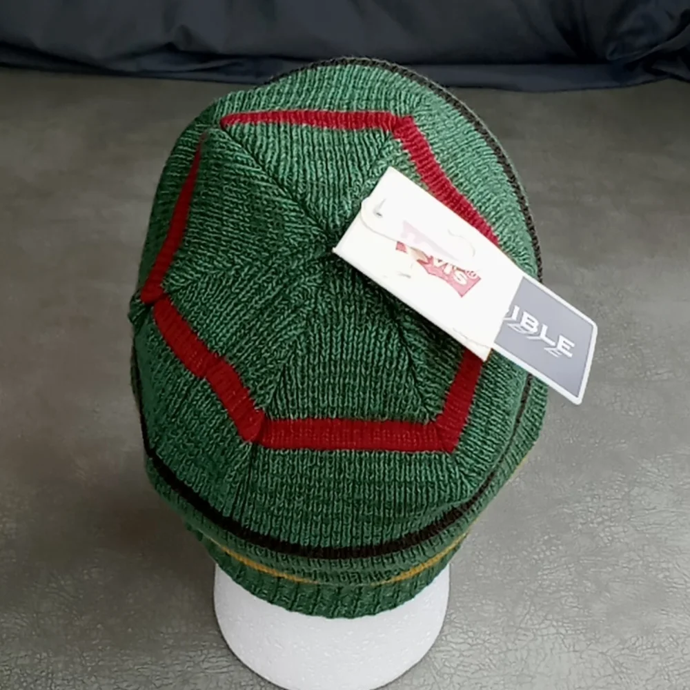 Levi's Reversible Beanie Hat Green NWT - Picture 3 of 10